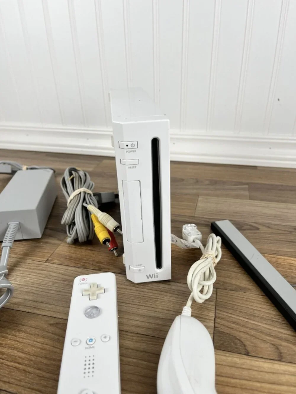 Nintendo Wii Backwards GameCube Compatible Console RVL-001 OEM LOT W REMOTE READ